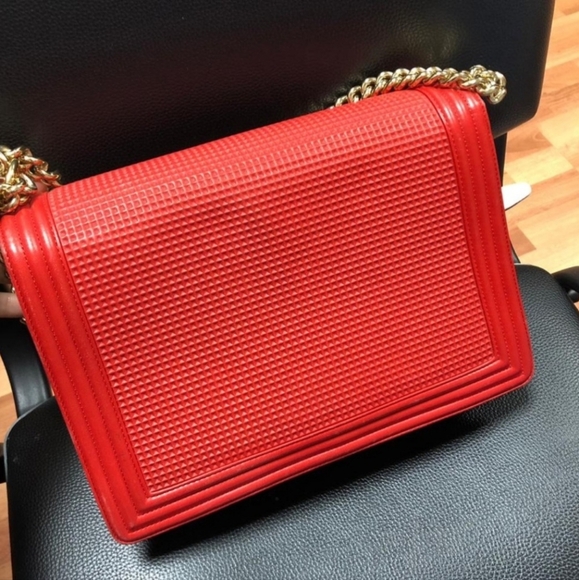 Chanel Large Cube Le Boy - Picture 2 of 4